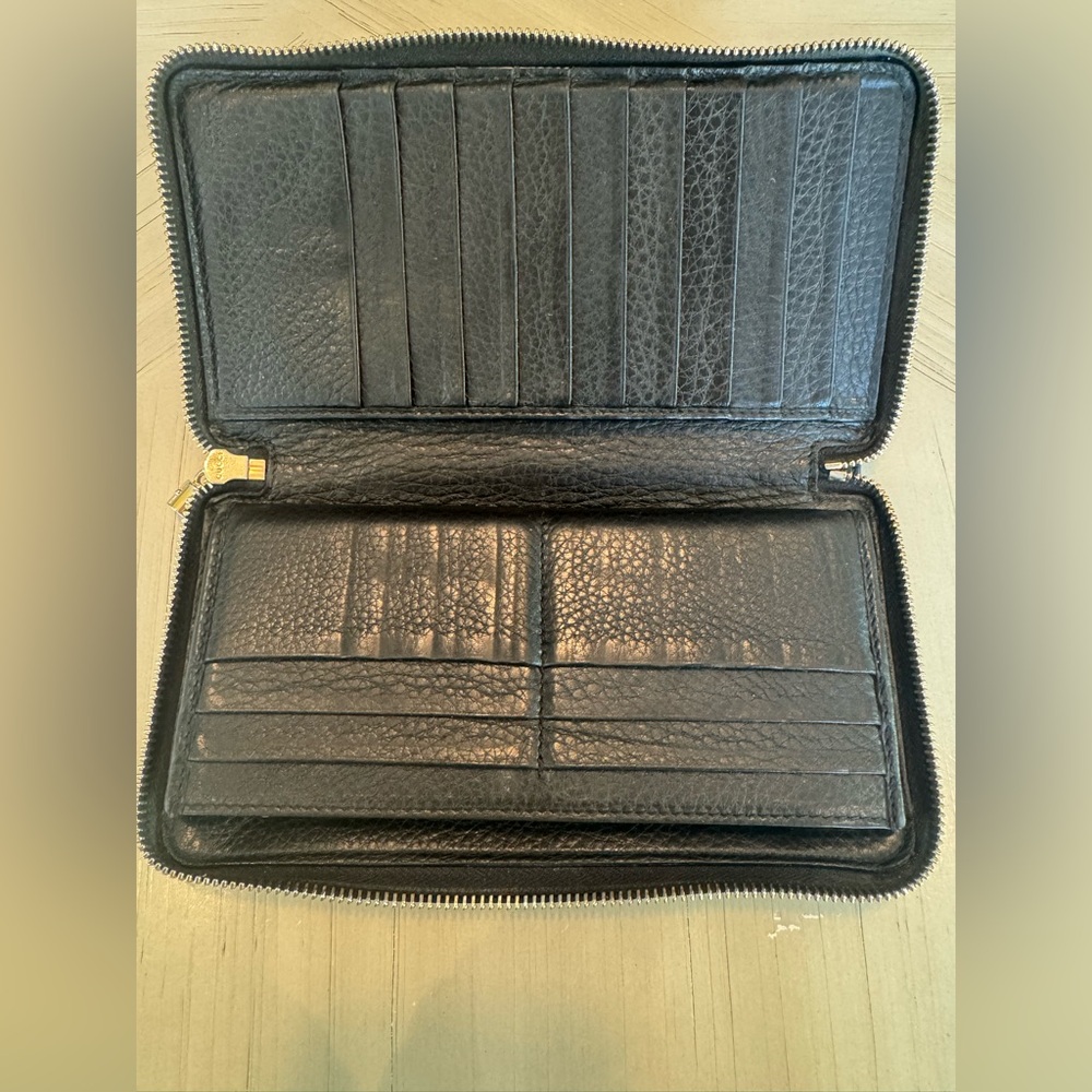 🛍️HP🛍️AUTHENTIC GUCCI👜 Soho Pebbled Leather Zip Around Long Wallet (Black) - Picture 6 of 15